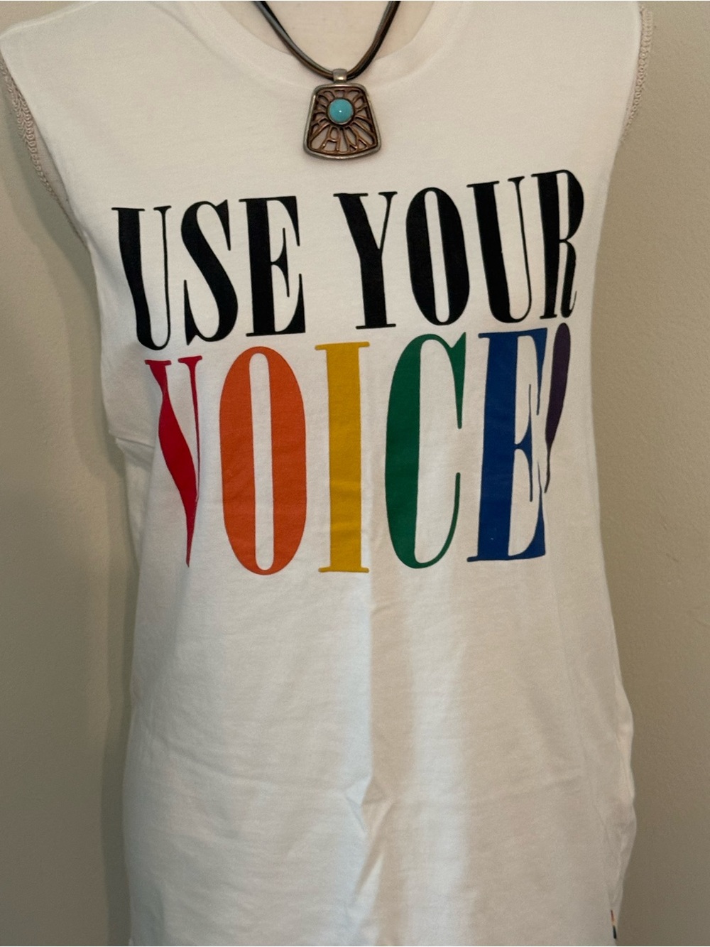 Levi's White Crewneck Graphic Tee